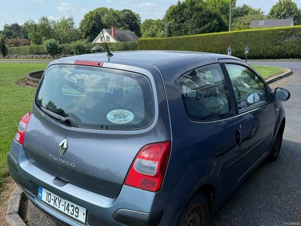 Renault Clio Estate, Petrol, 2010, Silver