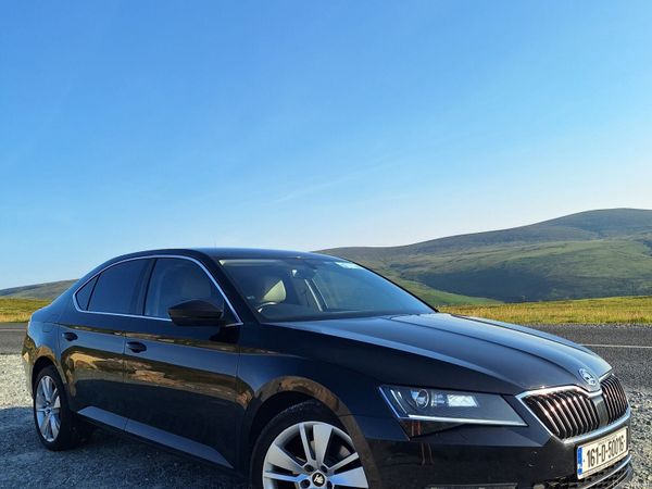 Skoda Superb Hatchback, Diesel, 2016, Black