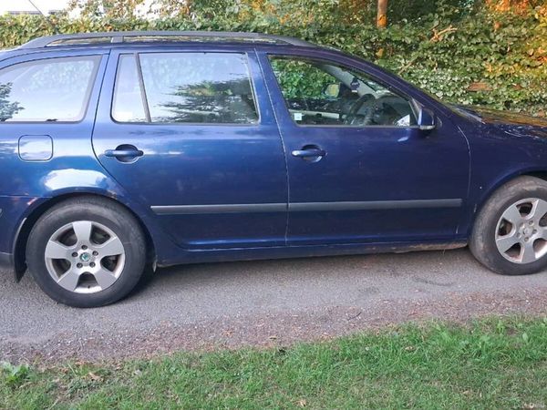 Skoda Octavia Estate, Diesel, 2009, Blue