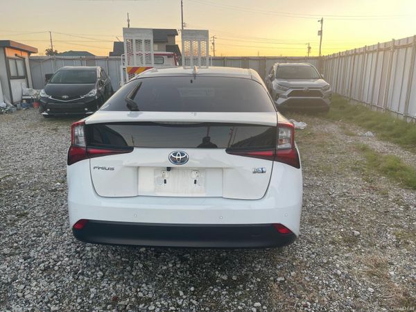 Toyota Prius Hatchback, Petrol Hybrid, 2022, Grey