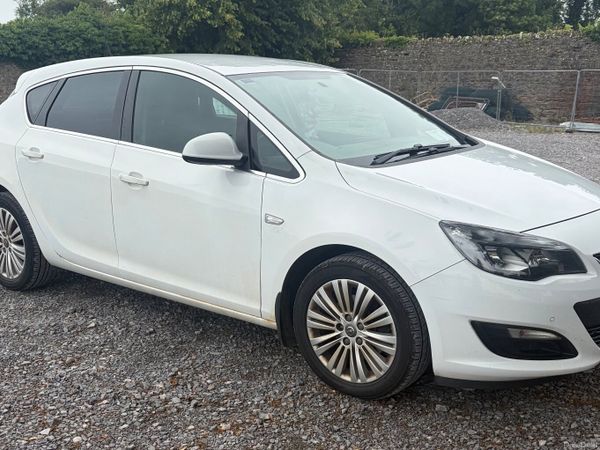 Opel Astra Hatchback, Diesel, 2015, White