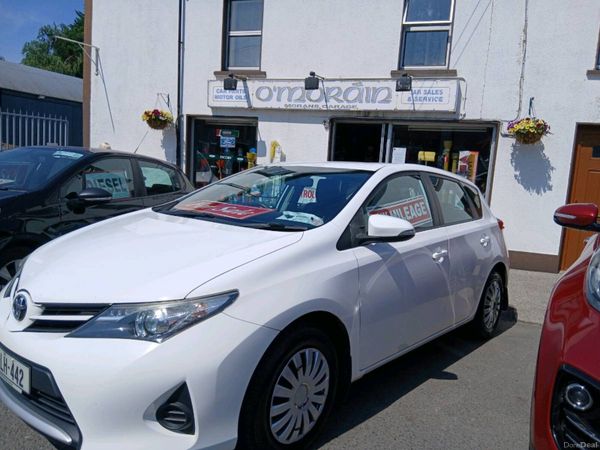 Toyota Auris Hatchback, Diesel, 2013, White
