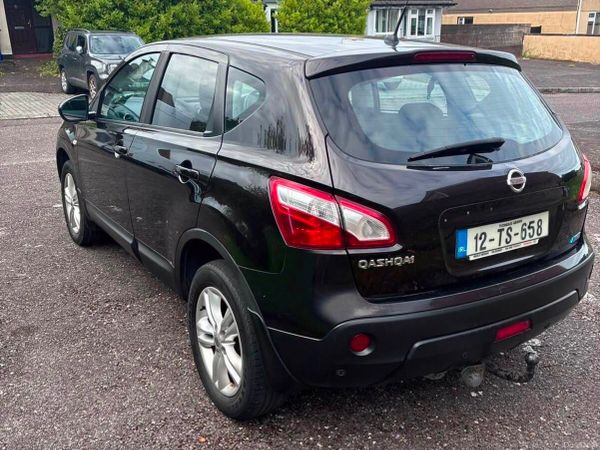 Nissan Qashqai Estate/Jeep, Diesel, 2012, Purple