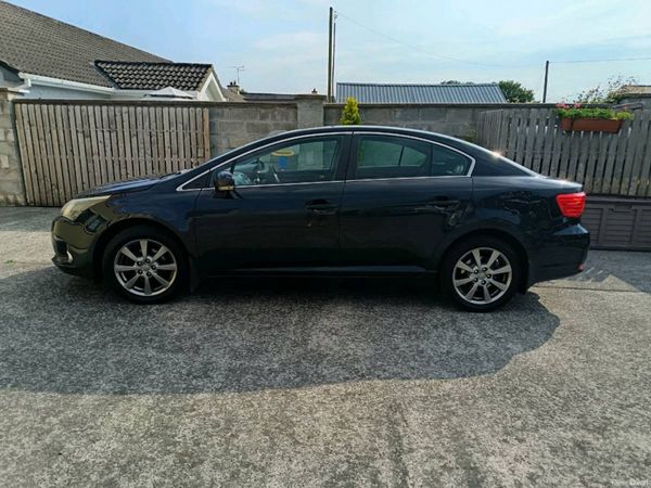 Toyota Avensis Saloon, Diesel, 2013, Grey