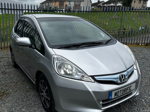 Honda Fit Hatchback, Petrol Hybrid, 2013, Silver