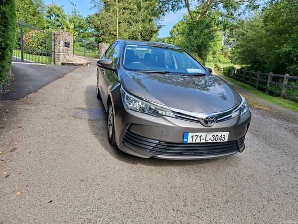 Toyota Corolla Saloon, Diesel, 2017, Grey