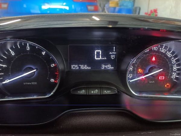 Peugeot 2008 SUV, Diesel, 2015, Brown