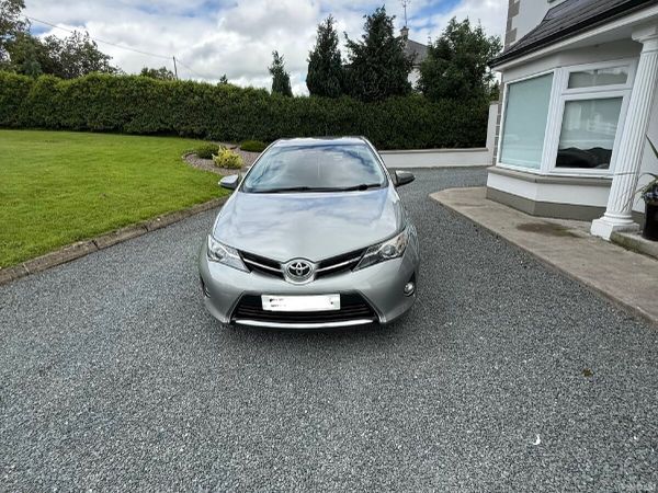 Toyota Auris Hatchback, Petrol, 2013, Grey