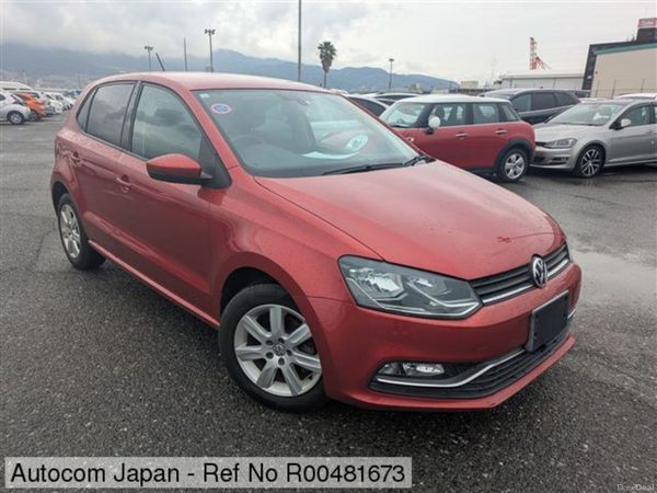 Volkswagen Polo Hatchback, Petrol, 2014, Red
