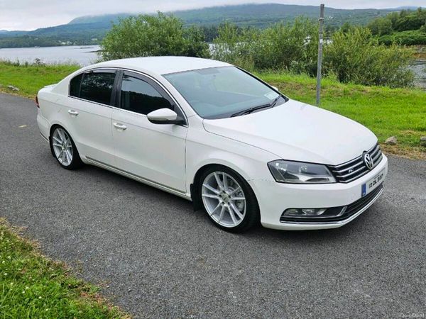 Volkswagen Passat Saloon, Diesel, 2012, White