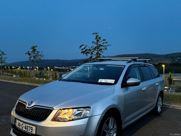 Skoda Octavia Estate, Diesel, 2014, Silver