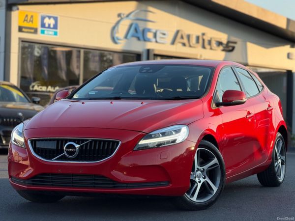 Volvo V40 Hatchback, Diesel, 2018, Red