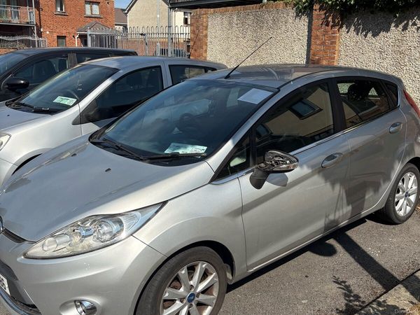 Ford Fiesta Hatchback, Petrol, 2010, Silver