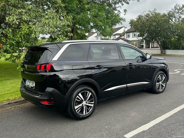 Peugeot 5008 MPV, Diesel, 2018, Black
