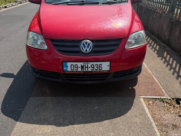 Volkswagen Fox Hatchback, Petrol, 2009, Red