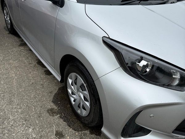 Toyota Yaris Hatchback, Petrol, 2021, Silver