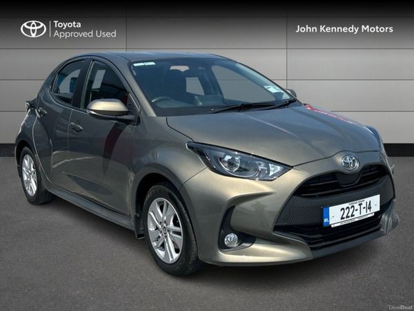 Toyota Yaris Hatchback, Petrol, 2022, Green