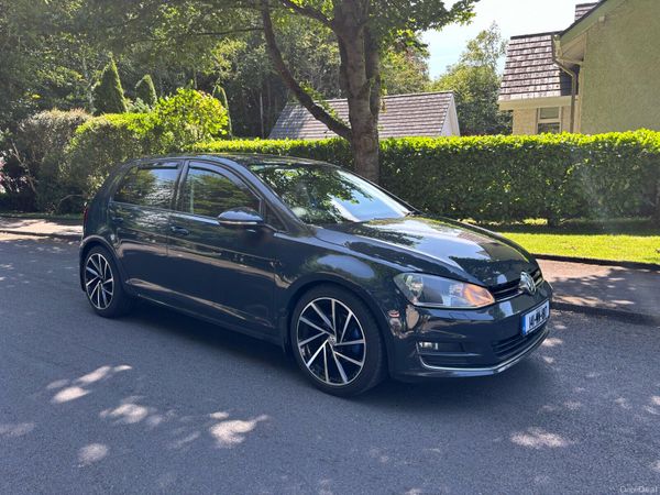 Volkswagen Golf Hatchback, Diesel, 2015, Red