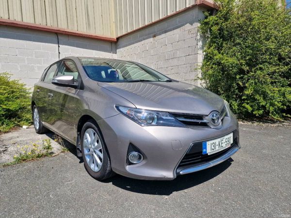 Toyota Auris Hatchback, Diesel, 2013, Bronze