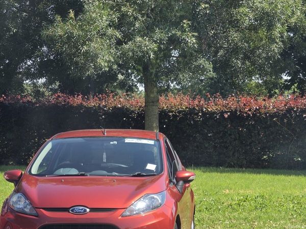 Ford Fiesta Hatchback, Petrol, 2010, Red