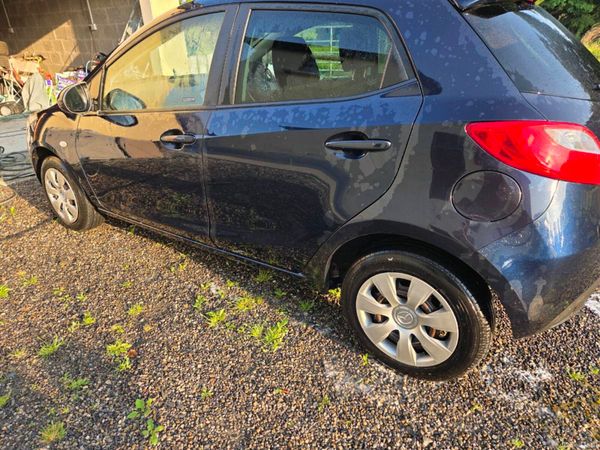 Mazda Demio MPV, Petrol, 2013, Blue