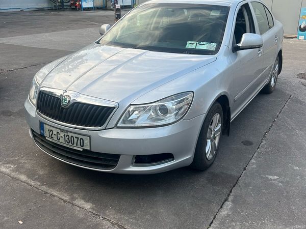 Skoda Octavia Hatchback, Diesel, 2012, Silver