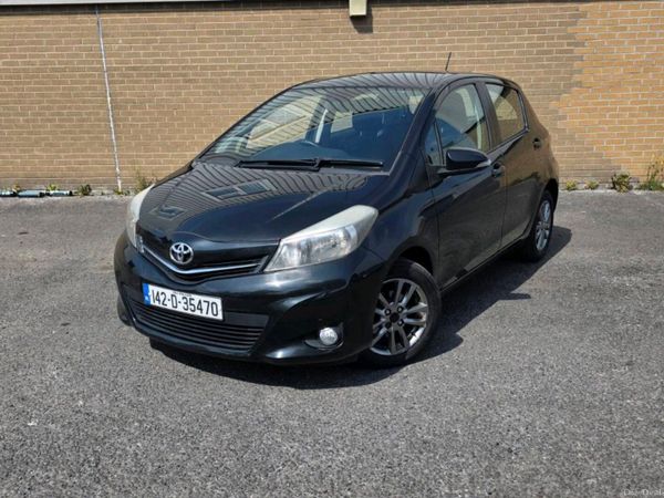 Toyota Yaris Hatchback, Petrol, 2014, Black