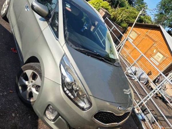 Kia Carens MPV, Diesel, 2014, Silver