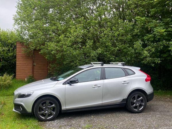 Volvo V40 Hatchback, Diesel, 2015, Silver