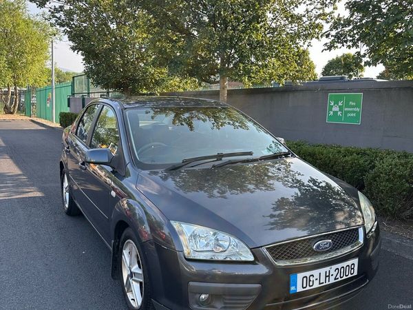 Ford Focus Saloon, Petrol, 2006, Grey