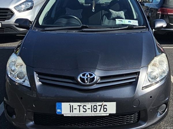 Toyota Auris Hatchback, Diesel, 2011, Grey