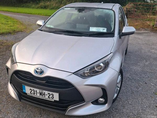 Toyota Yaris Hatchback, Petrol Hybrid, 2023, Grey