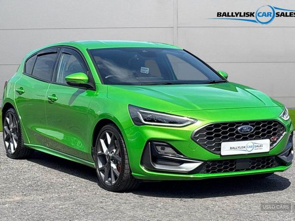 Ford Focus Hatchback, Petrol, 2023, Green