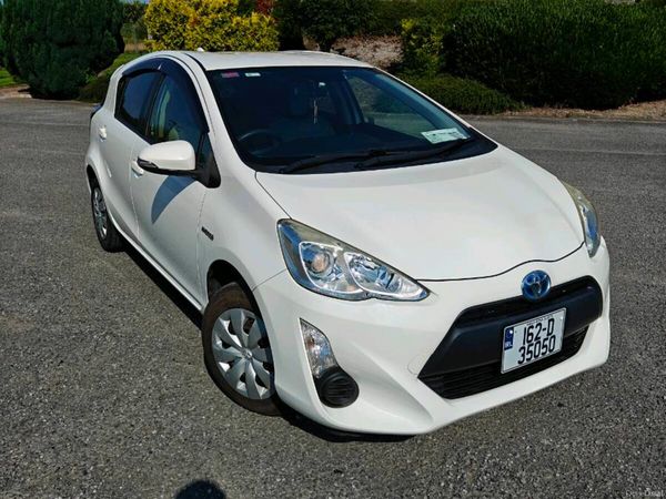 Toyota Aqua Hatchback, Petrol Hybrid, 2016, White