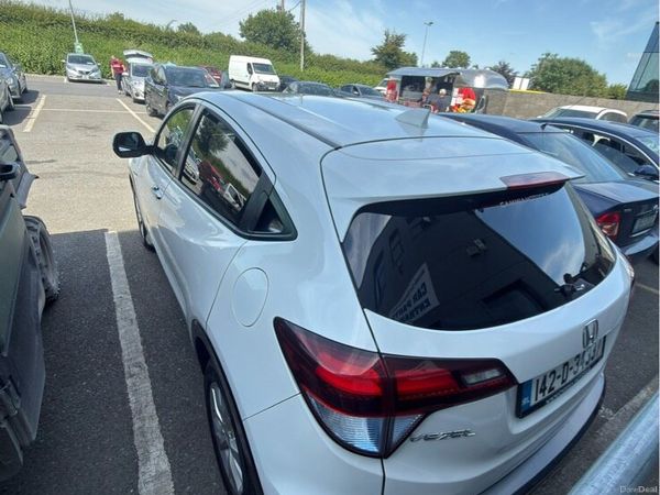 Honda Vezel MPV, Petrol Hybrid, 2014, White