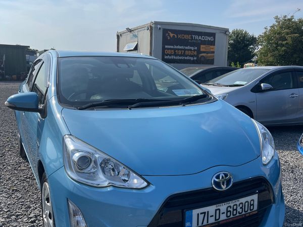 Toyota Aqua Hatchback, Petrol Hybrid, 2017, Blue