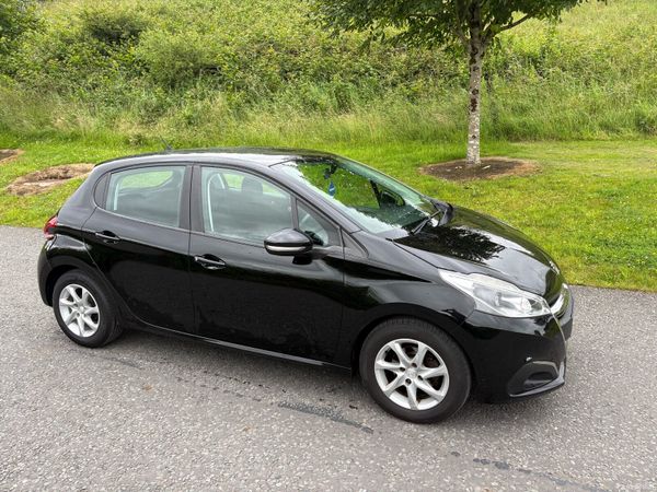 Peugeot 208 Hatchback, Petrol, 2016, Black