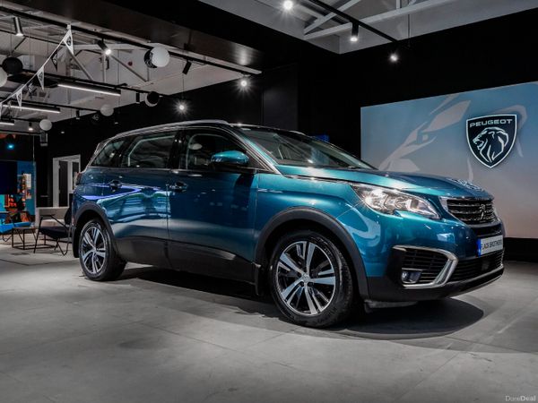 Peugeot 5008 MPV, Diesel, 2019, Green