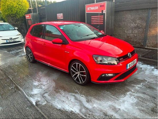 Volkswagen Polo Hatchback, Petrol, 2016, Red