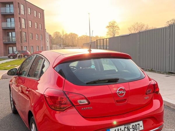 Opel Astra MPV, Diesel, 2014, Red