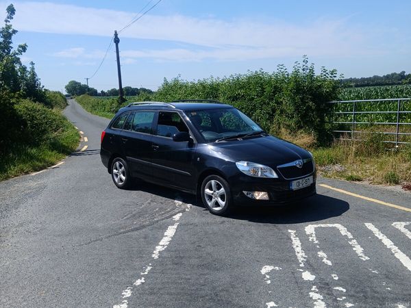 Skoda Fabia Estate/Jeep, Petrol, 2013, Black