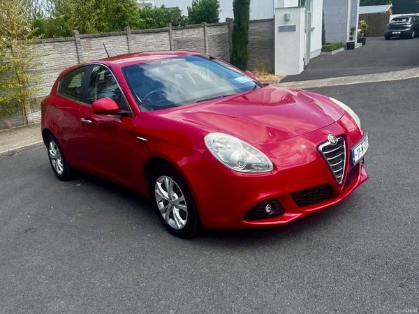 Alfa Romeo Giulietta Hatchback, Diesel, 2011, Red