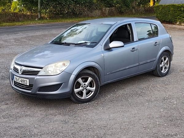 Vauxhall Astra Hatchback, Diesel, 2009, Silver