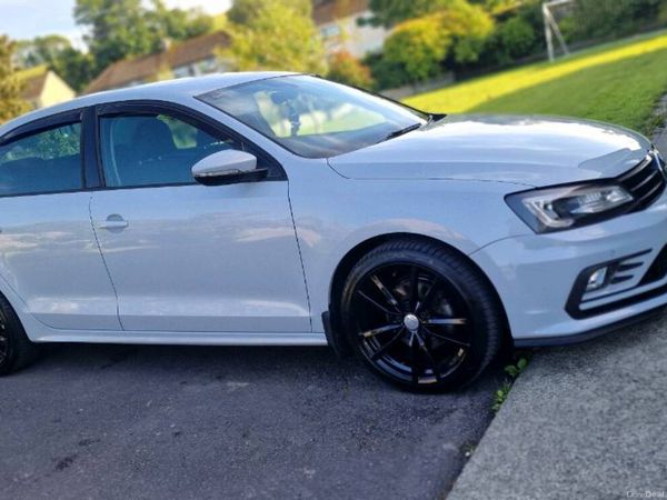 Volkswagen Jetta Saloon, Diesel, 2018, White
