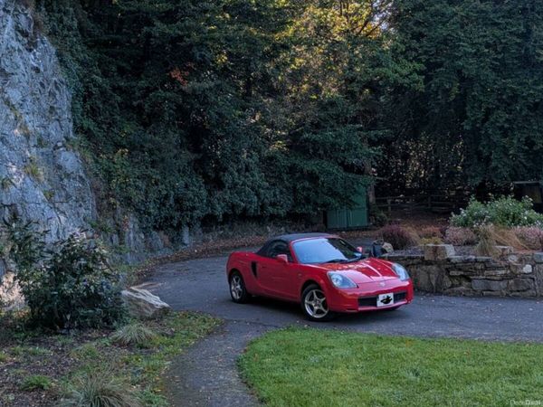 Toyota MR2 Convertible, Petrol, 2001, Red