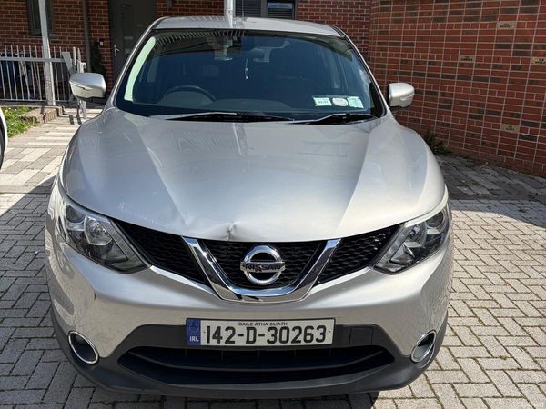 Nissan Qashqai Hatchback, Petrol, 2014, Silver