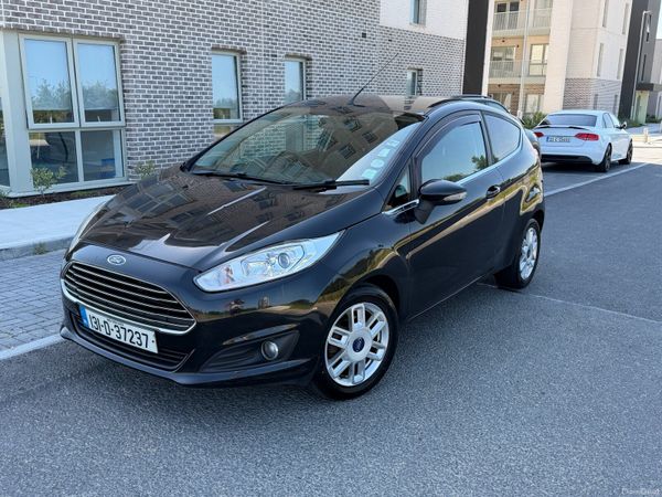 Ford Fiesta Hatchback, Petrol, 2013, Black