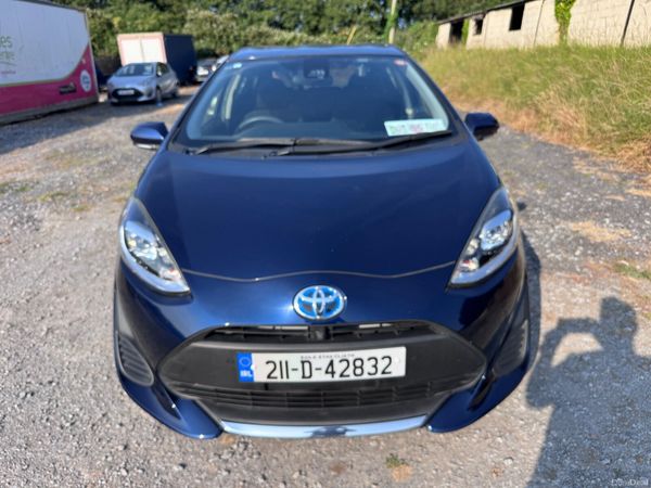 Toyota Aqua Hatchback, Petrol Hybrid, 2021, Blue