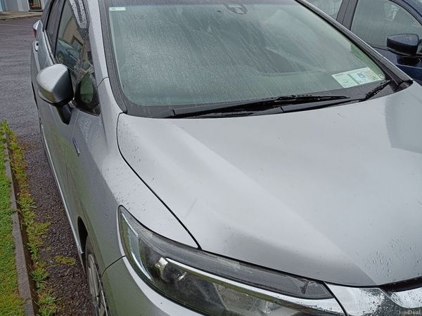 Honda Shuttle MPV, Petrol Hybrid, 2016, Silver