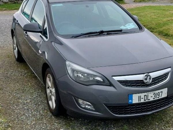Vauxhall Astra Hatchback, Petrol, 2011, Grey